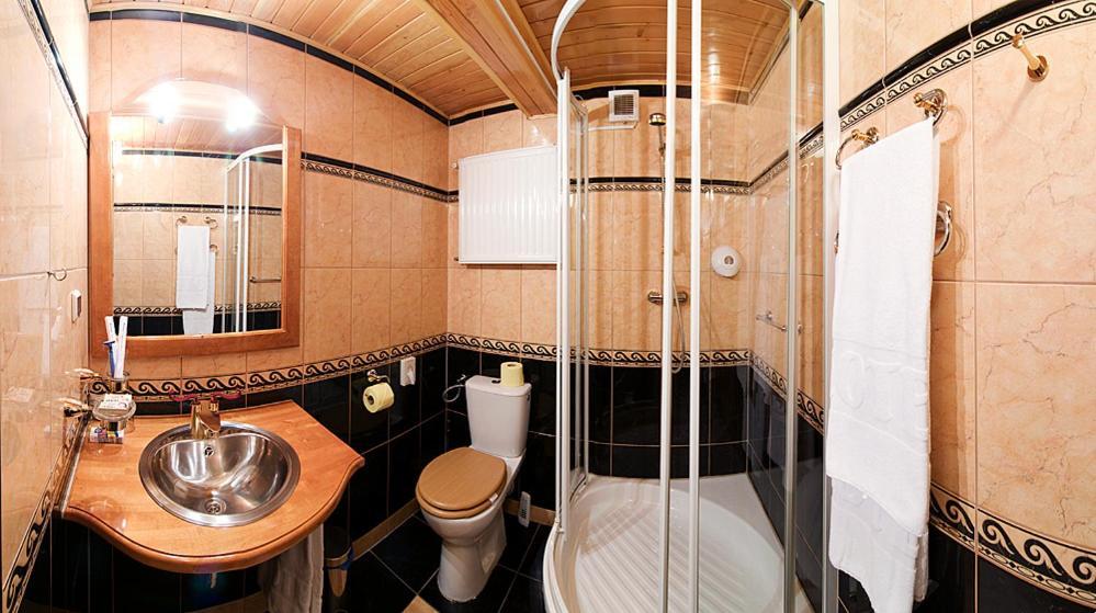 Pensjonat Galery Świebodzice Zimmer foto